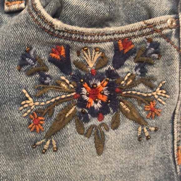 Zara Skinny Mid Rise Floral Embroidered Jeans - Picture 4 of 8